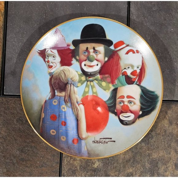 Vintage Clown Lot: Figurines, Plates, Cups - Picture 8 of 9